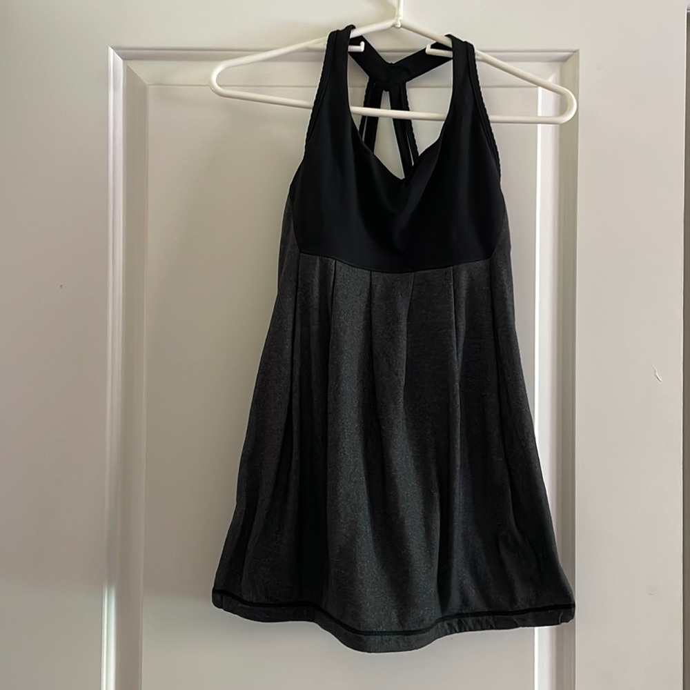 Lululemon workout top